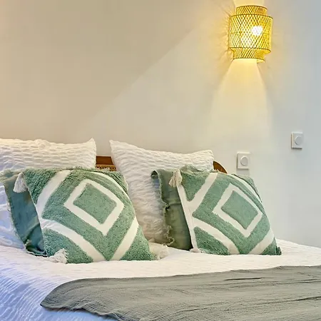 La Boheme Cosy Near Ac Near Festival アパート