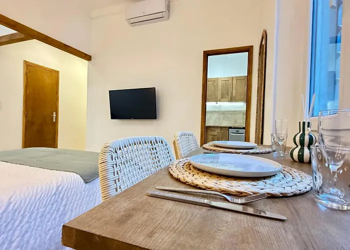 La Boheme Cosy Near Ac Near Festival アパート